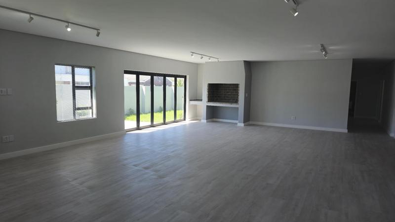 4 Bedroom Property for Sale in Franskraal Western Cape